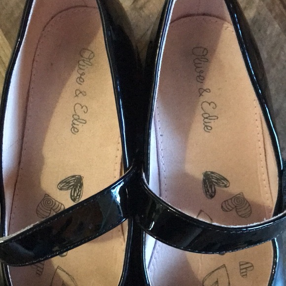 Bundle of 2 pairs girls shoes!!  Sz 2 - Picture 9 of 11